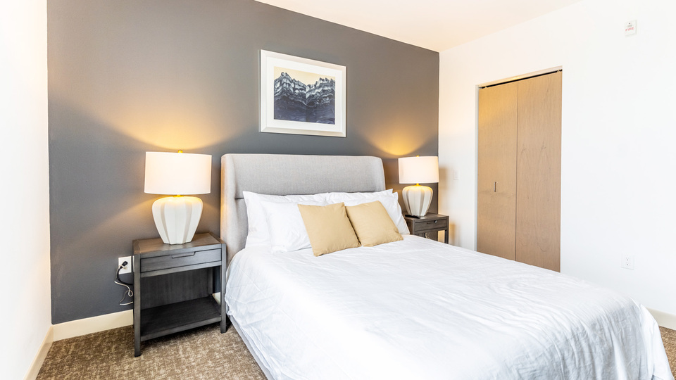 Rent The Corners of Brookfield Apartments 507 in Brookfield, WI Landing